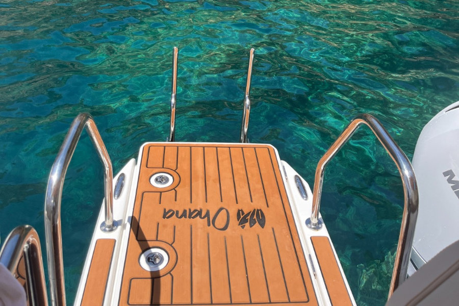 catamaran-motor-alquiler-denia-13 catamaran-motor-alquiler-denia-13