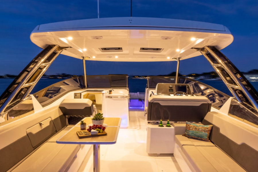 catamaran-motor-alquiler-denia-2 catamaran-motor-alquiler-denia-2